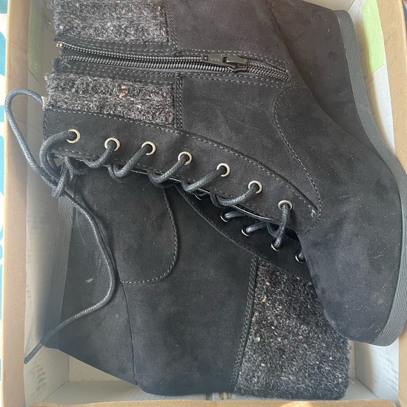 SO Black Ankle Boots, Size 9, Inbox Never Worn - Picture 5 of 8